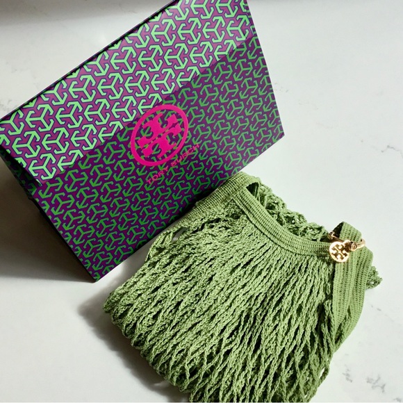 HOT SALE 🌵🌵🌵TORY BURCH GOLD CHARM COTTON NET BAG - Picture 6 of 6